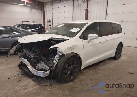 2020 Chrysler Pacifica Touring from USA, damaged, VIN 2C4RC1FG0LR233170
